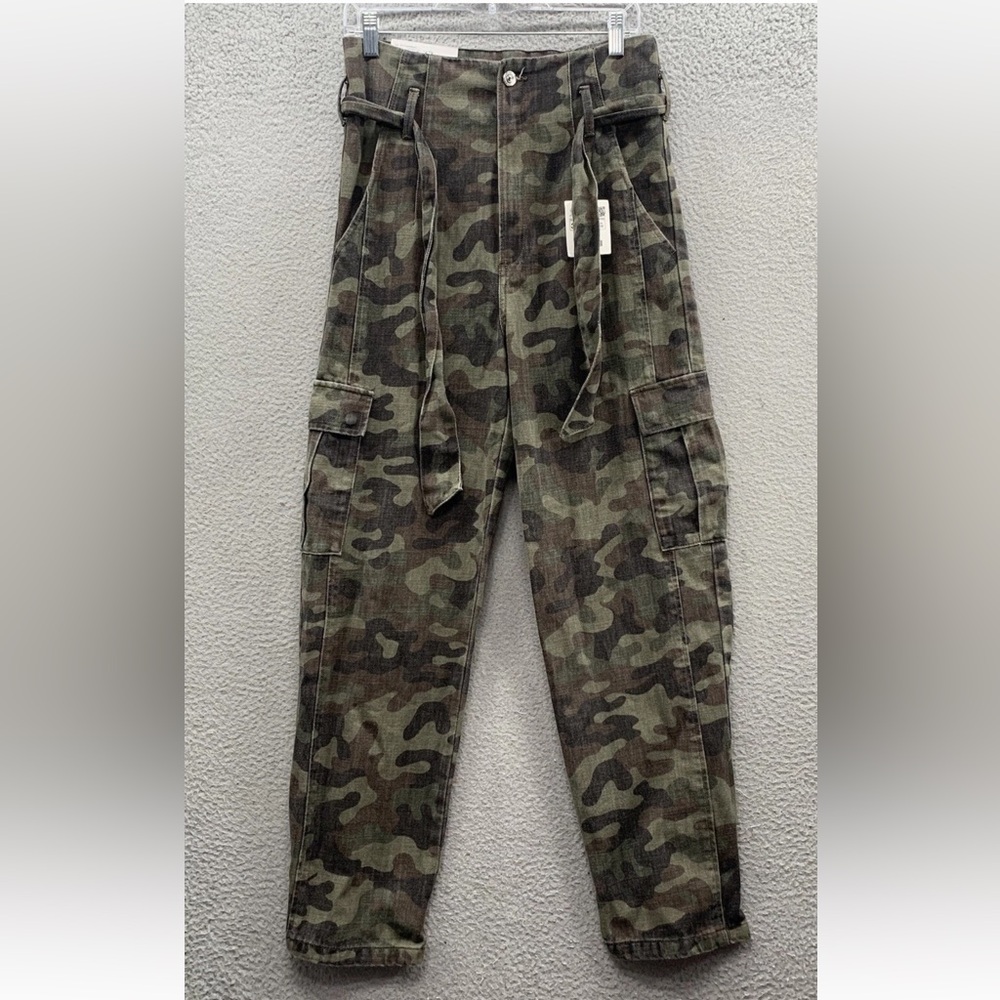 Zara Women's Green Camo Cargo Pants